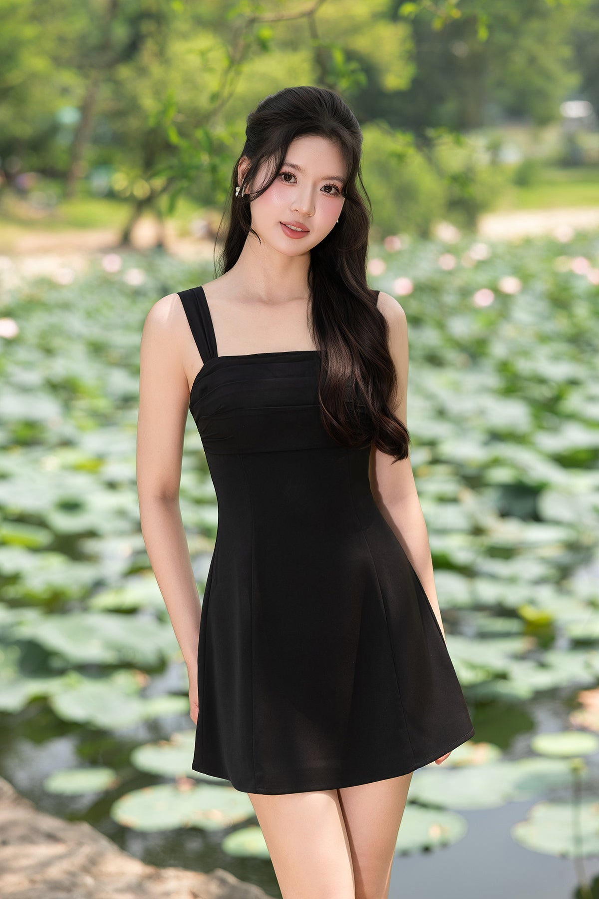 VELA RUCHED DRESS IN BLACK VELA RUCHED DRESS IN BLACK