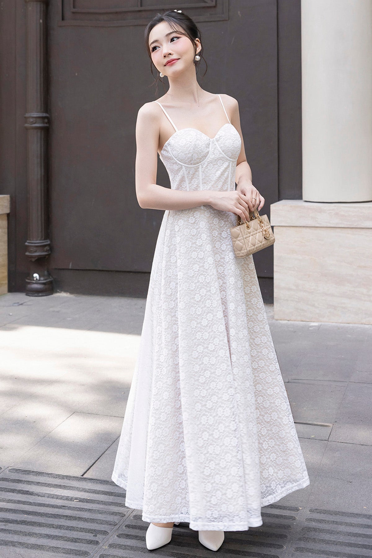EVELINA LACE MAXI DRESS IN WHITE | NEONMELLO