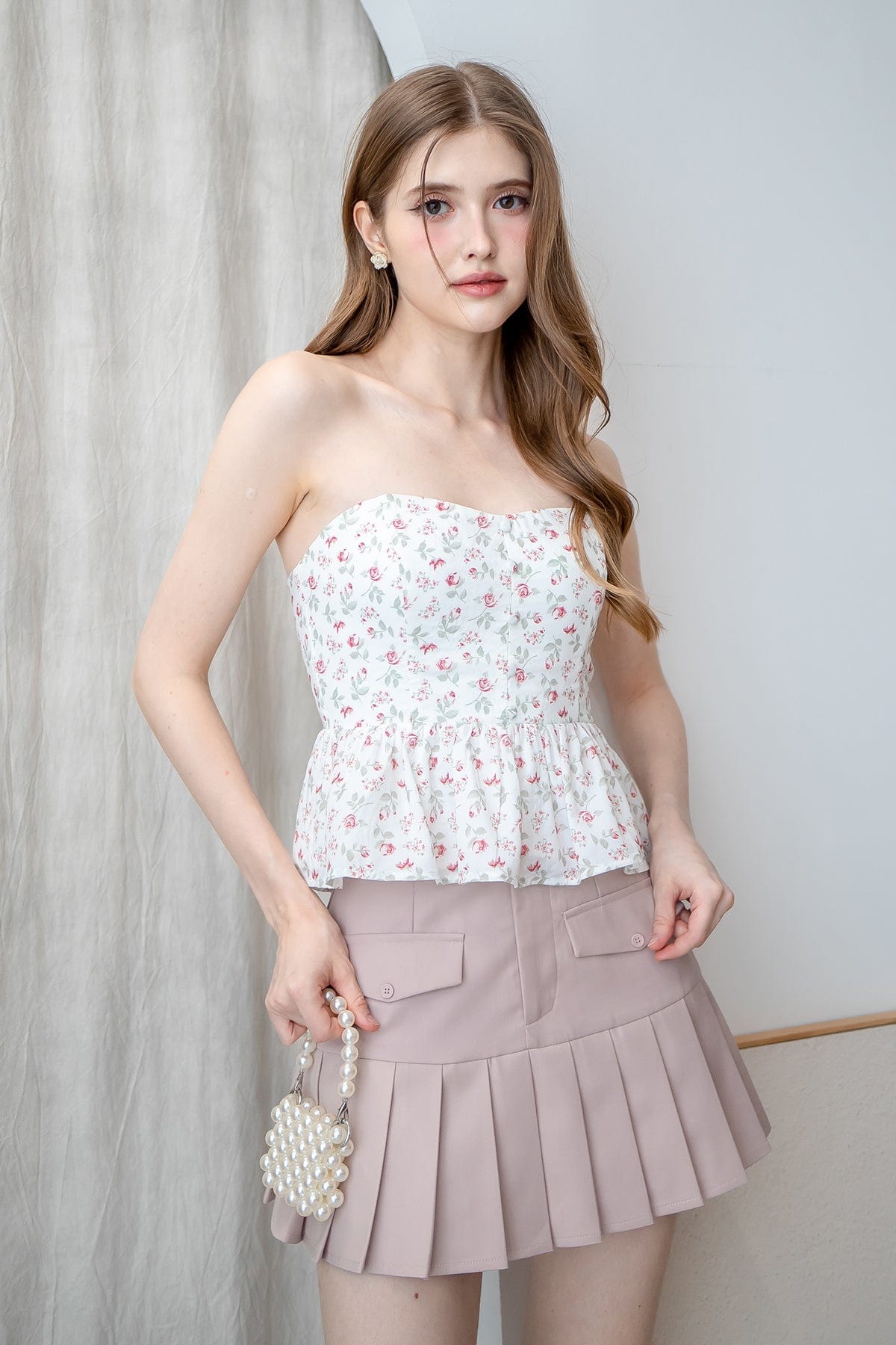 REESA PLEATED UTILITY SKORTS IN NUDE KHAKI