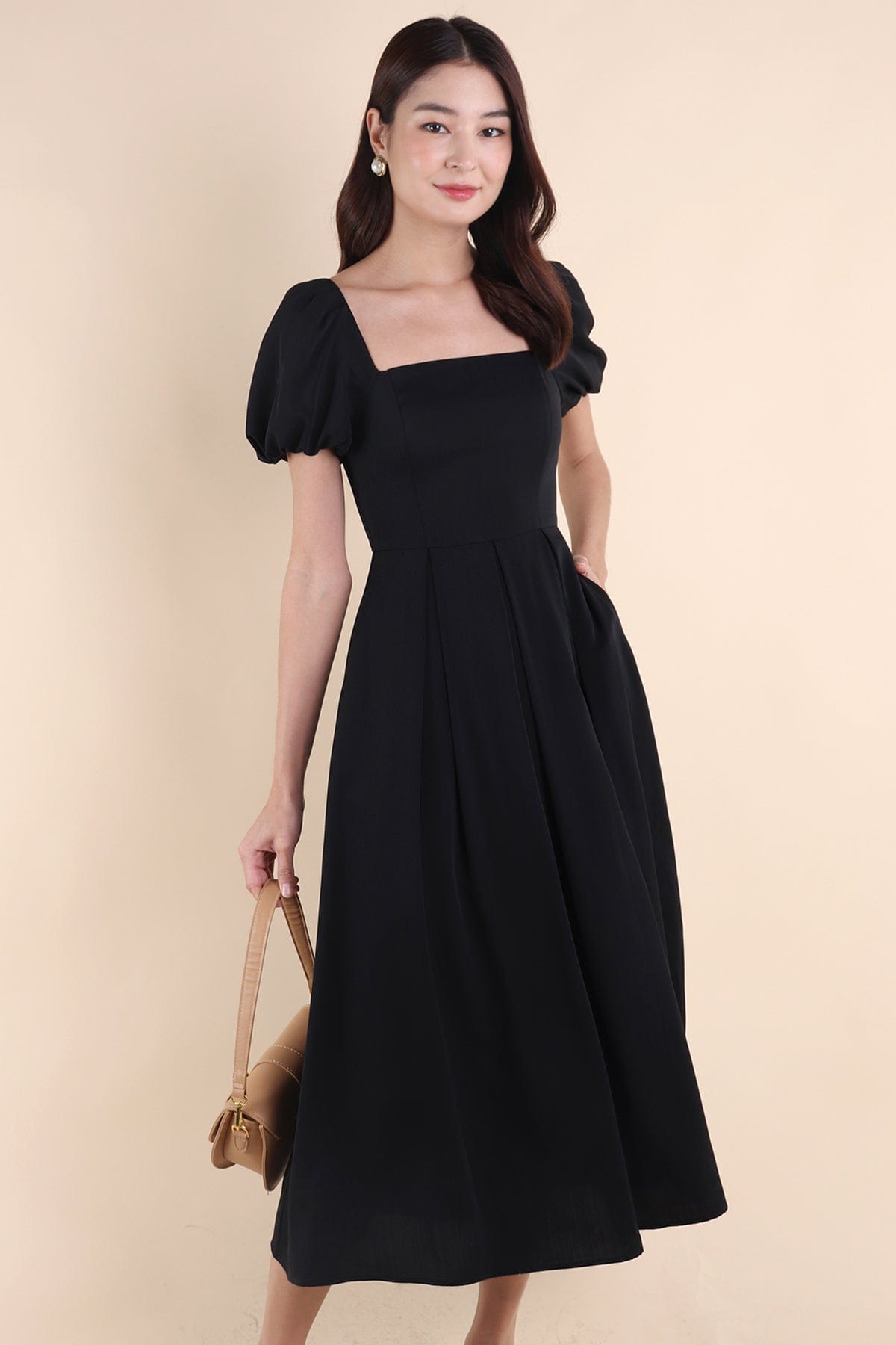 ROSELLE PUFF SLEEVE MAXI IN BLACK | NEONMELLO