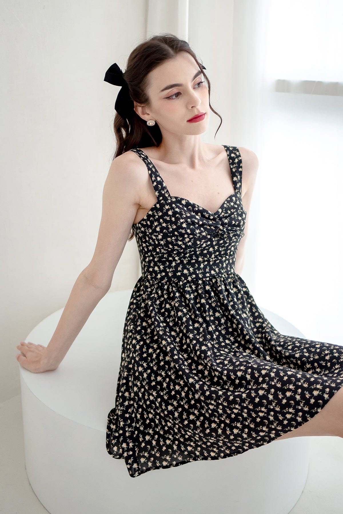 CLOVER FLORAL ROMPER DRESS IN BLACK CLOVER FLORAL ROMPER DRESS IN BLACK