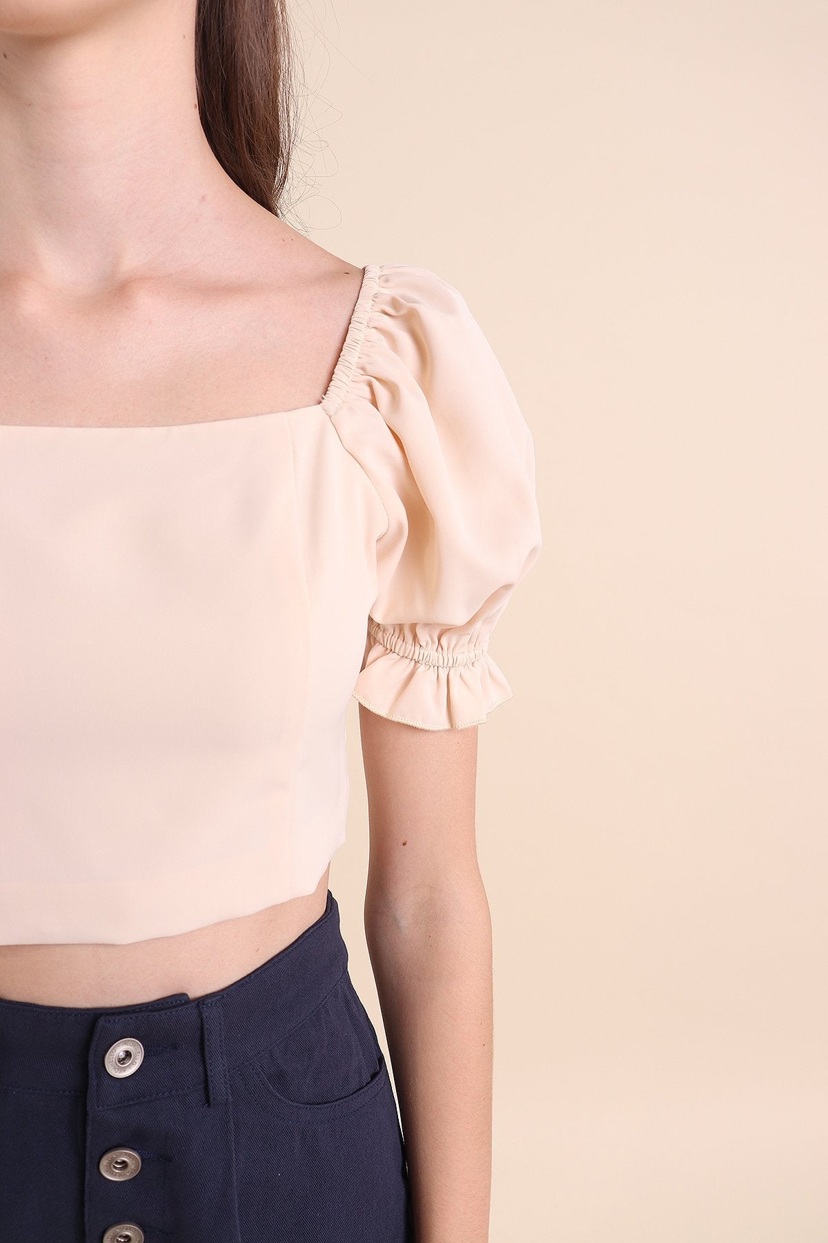 MADEBYNM PIXIE PUFF SLEEVE CROPPED TOP IN VANILLA | NEONMELLO