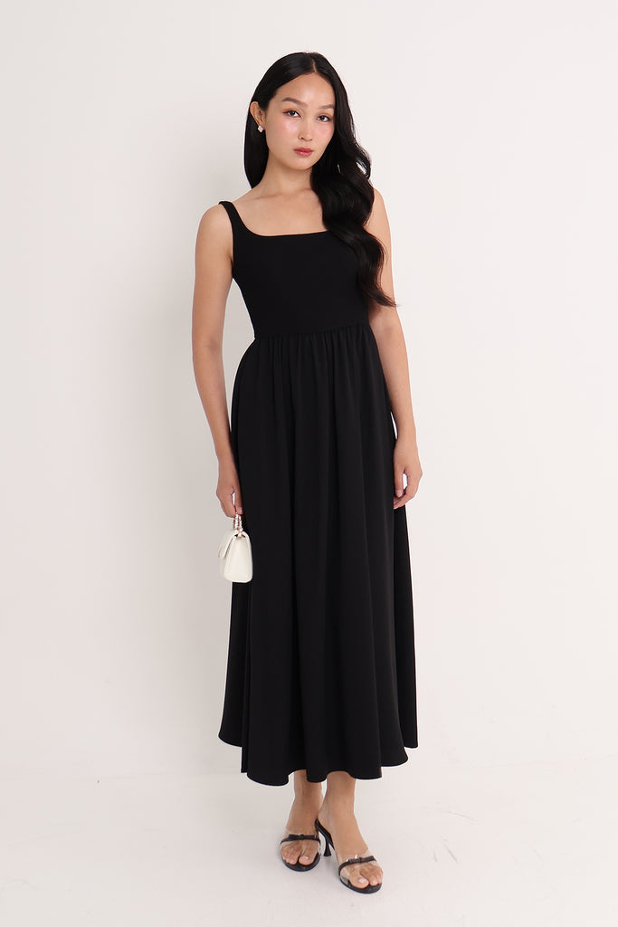 RESTOCKED**LEONIE PADDED RIBBED MAXI DRESS IN BLACK