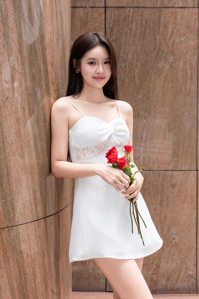 lace insert for dress ALICE LACE-INSERT IN WHITE _badge_Final Sale complemented by a round Wedding Guest Dresses Formal Color:Light ivory