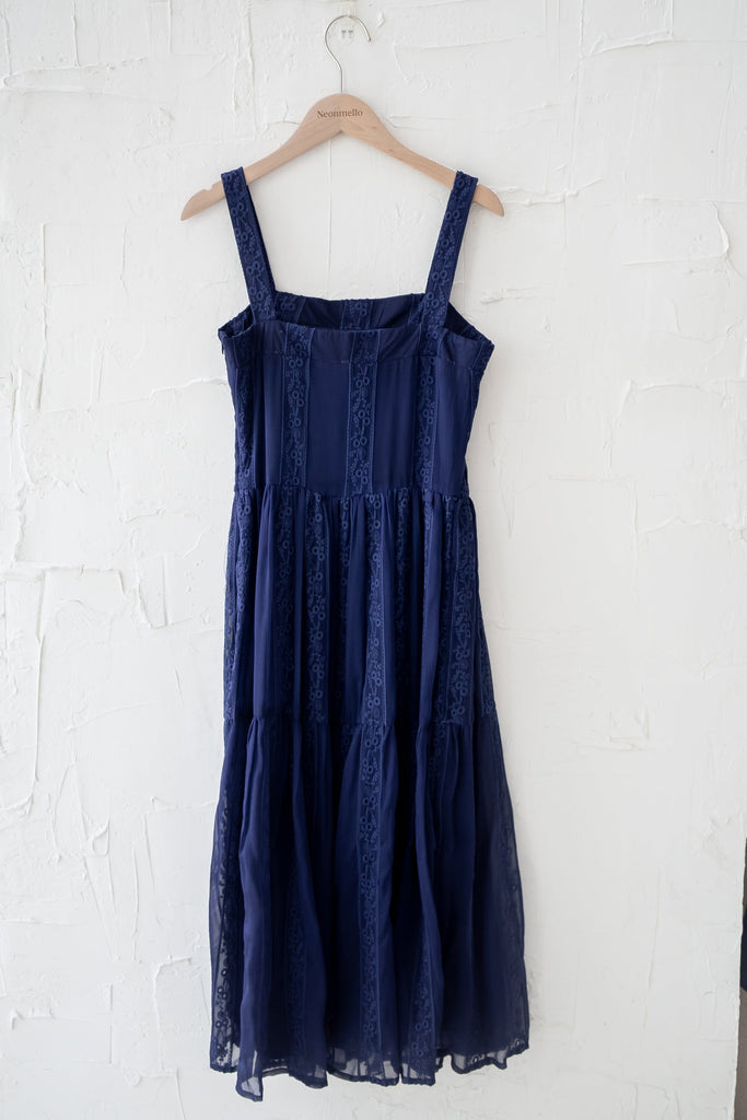 FIRE DEAL) CORA LACE MIDI DRESS IN NAVY | NEONMELLO FIRE DEAL) CORA LACE MIDI DRESS IN NAVY | NEONMELLO