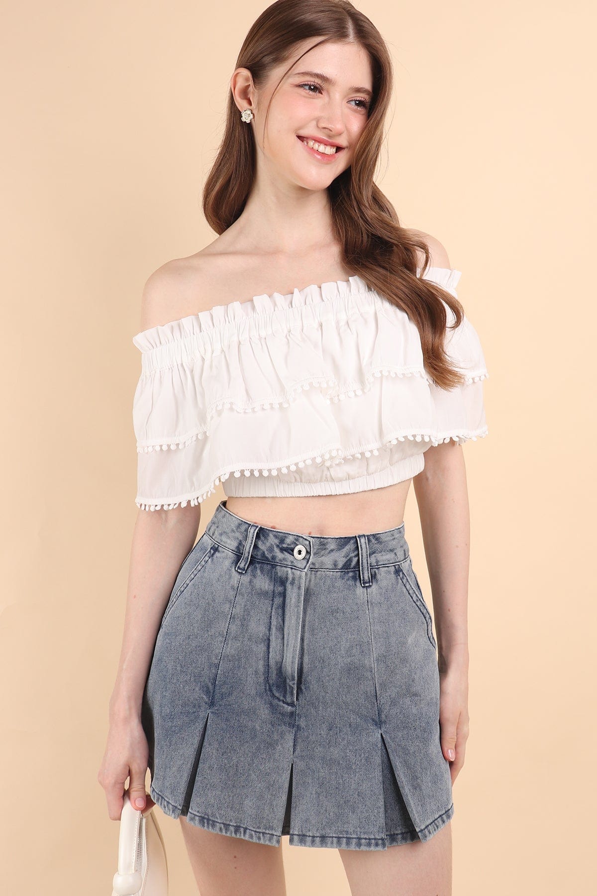 LINDSAY POM POM OFFSIE TOP IN WHITE | NEONMELLO