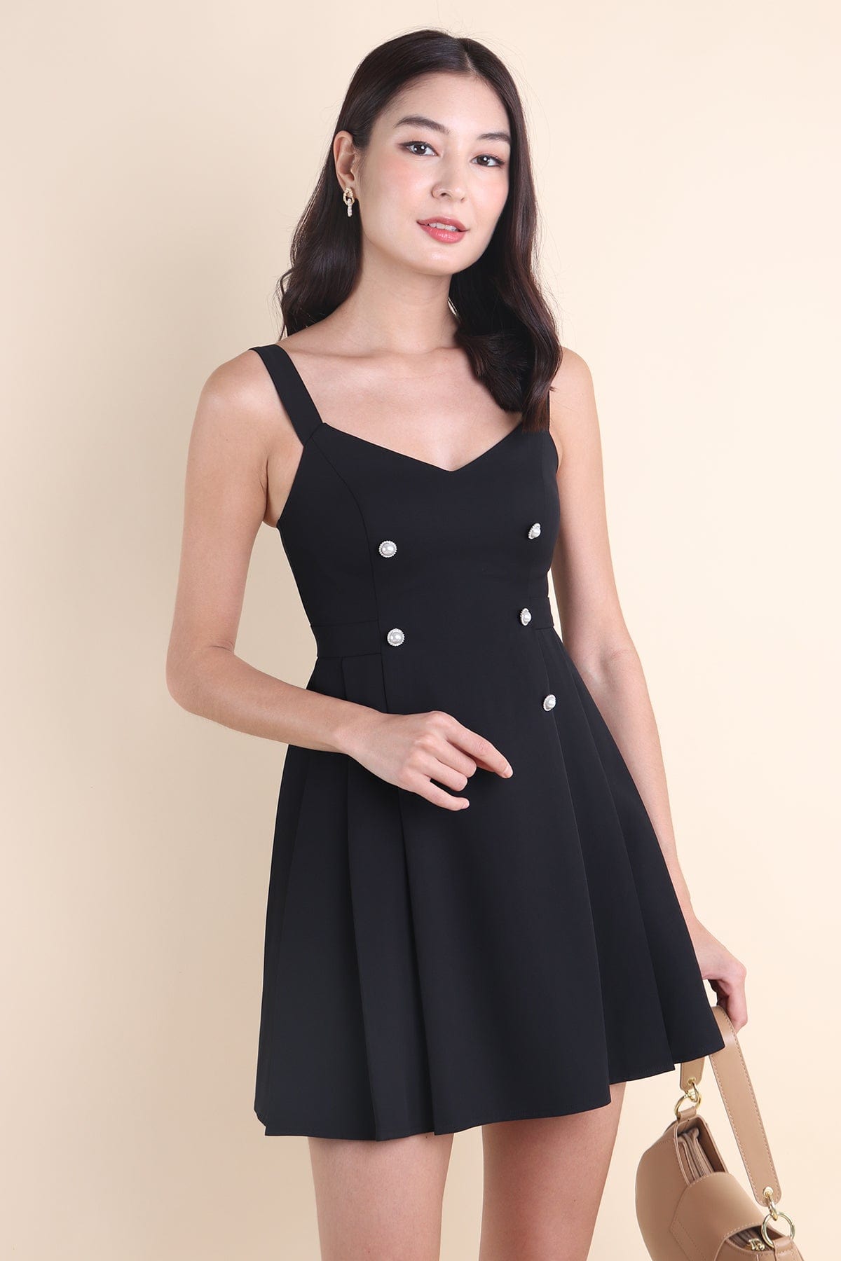 WINDSOR PLEATED DRESS IN BLACK