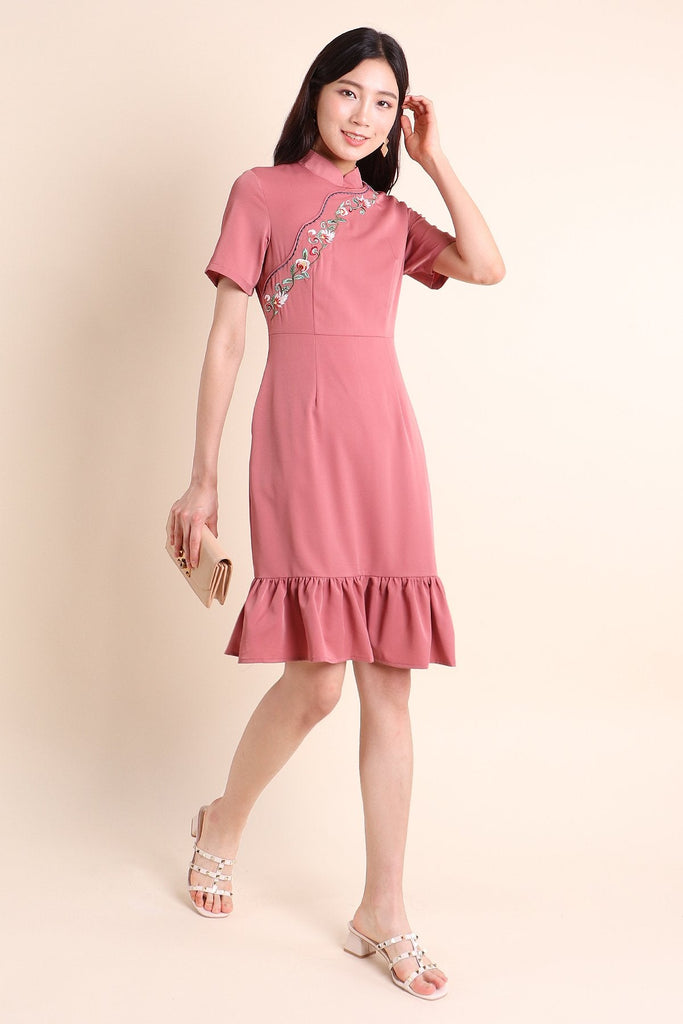 MADEBYNM JIXIANG REMOVABLE COLLAR EMBROIDERY SLEEVE DRESS IN ROSEWOOD [XS/S/M/L/XL] - NEONMELLO