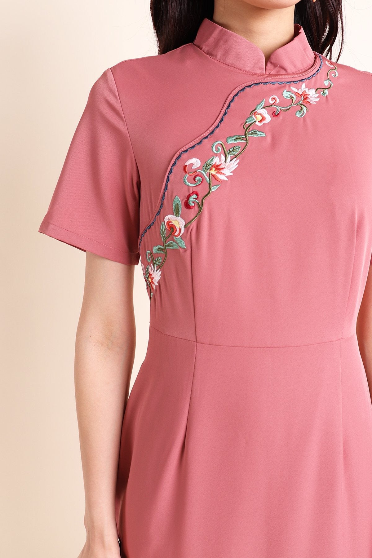 MADEBYNM JIXIANG REMOVABLE COLLAR EMBROIDERY SLEEVE DRESS IN 