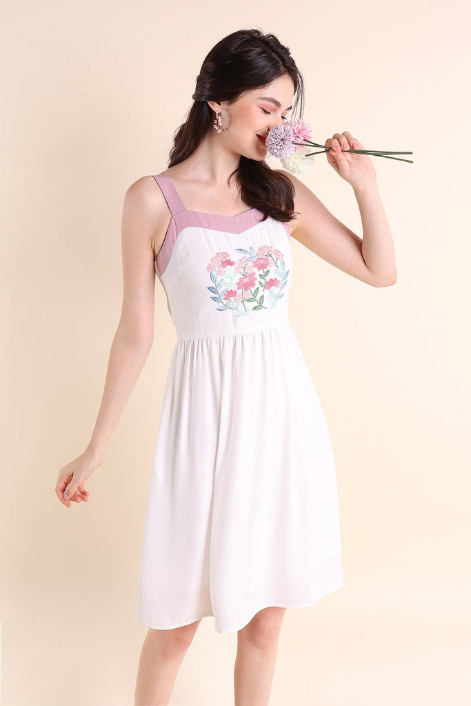 MADEBYNM LEILA FLORAL EMBROIDERY A-LINE DRESS IN WHITE [XS/S/M/L/XL] - NEONMELLO